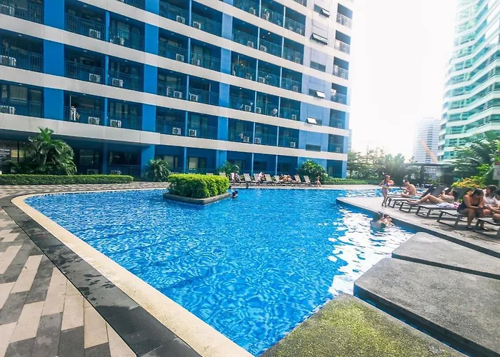 Netflix & Chill Stylish Makati Gym Swim Park Internet Fast 2474 Apartment *