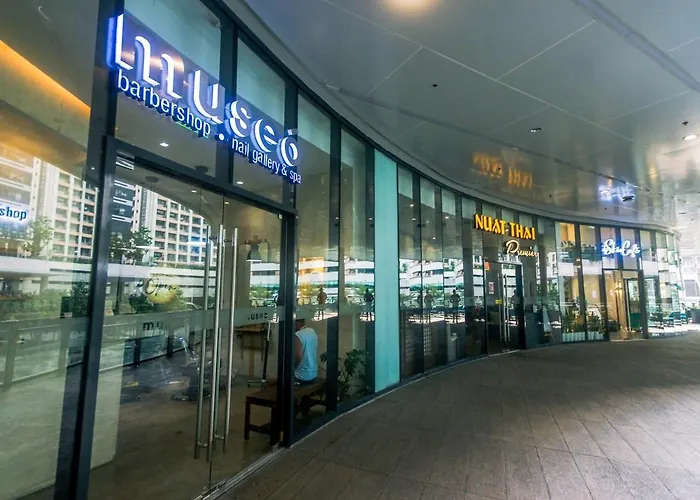 Netflix & Chill Stylish Makati Gym Swim Park Internet Fast 2474 *