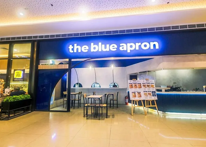 Netflix & Chill Stylish Makati Gym Swim Park Internet Fast 2474 Apartment *