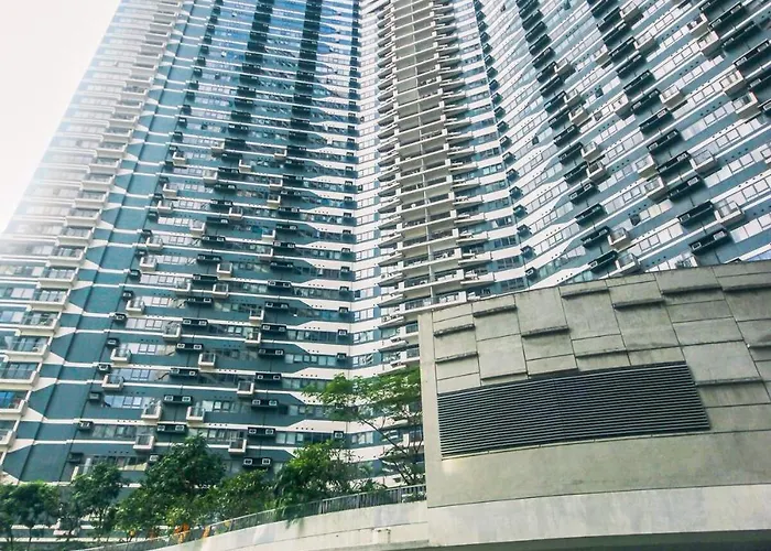 Netflix & Chill Stylish Makati Gym Swim Park Internet Fast 2474 *