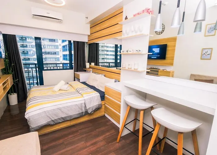 Netflix & Chill Stylish Makati Gym Swim Park Internet Fast 2474