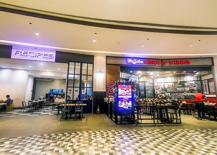 Netflix & Chill Stylish Makati Gym Swim Park Internet Fast 2474 Apartment Manila